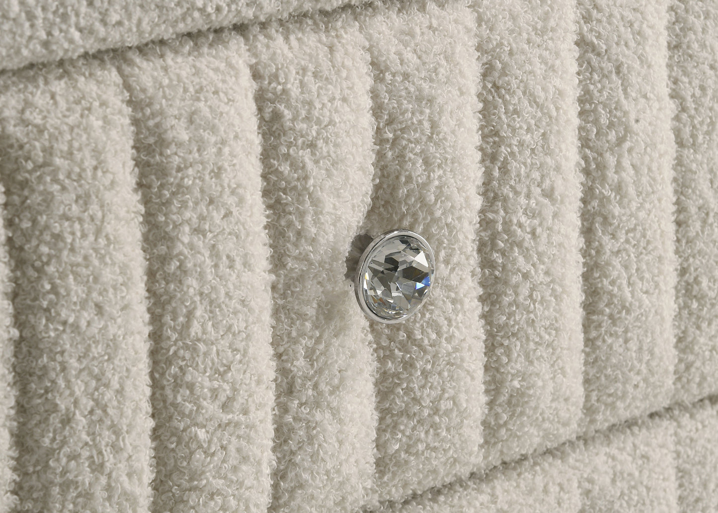 Sonya 4-piece Upholstered Queen Bedroom Set Ivory